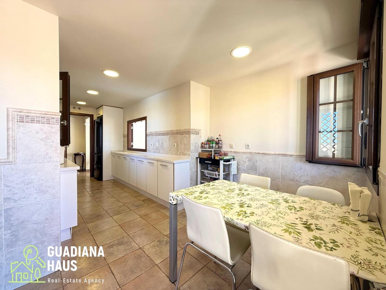 Ático de 3 habitaciones en Isla Canela en venta con piscina garaje - 690.000 € (Ref: 10147181)