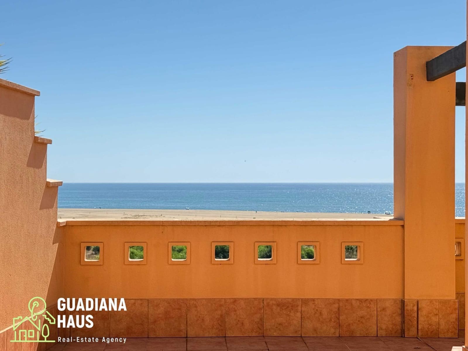 Ático de 3 habitaciones en Isla Canela en venta con piscina garaje - 690.000 € (Ref: 10147181)
