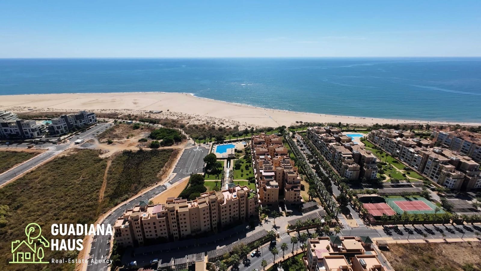 Ático de 3 habitaciones en Isla Canela en venta con piscina garaje - 690.000 € (Ref: 10147181)