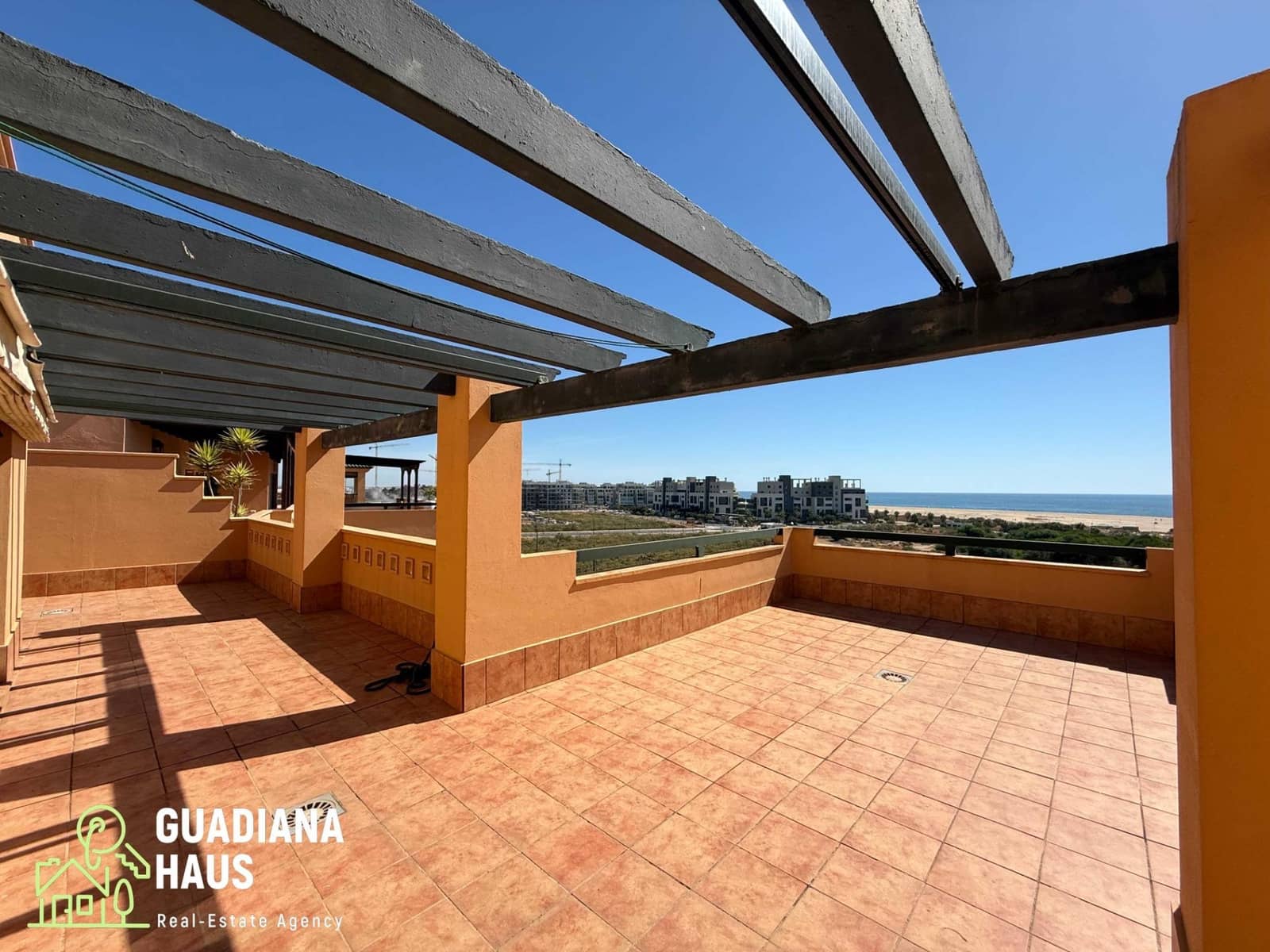 Ático de 3 habitaciones en Isla Canela en venta con piscina garaje - 690.000 € (Ref: 10147181)