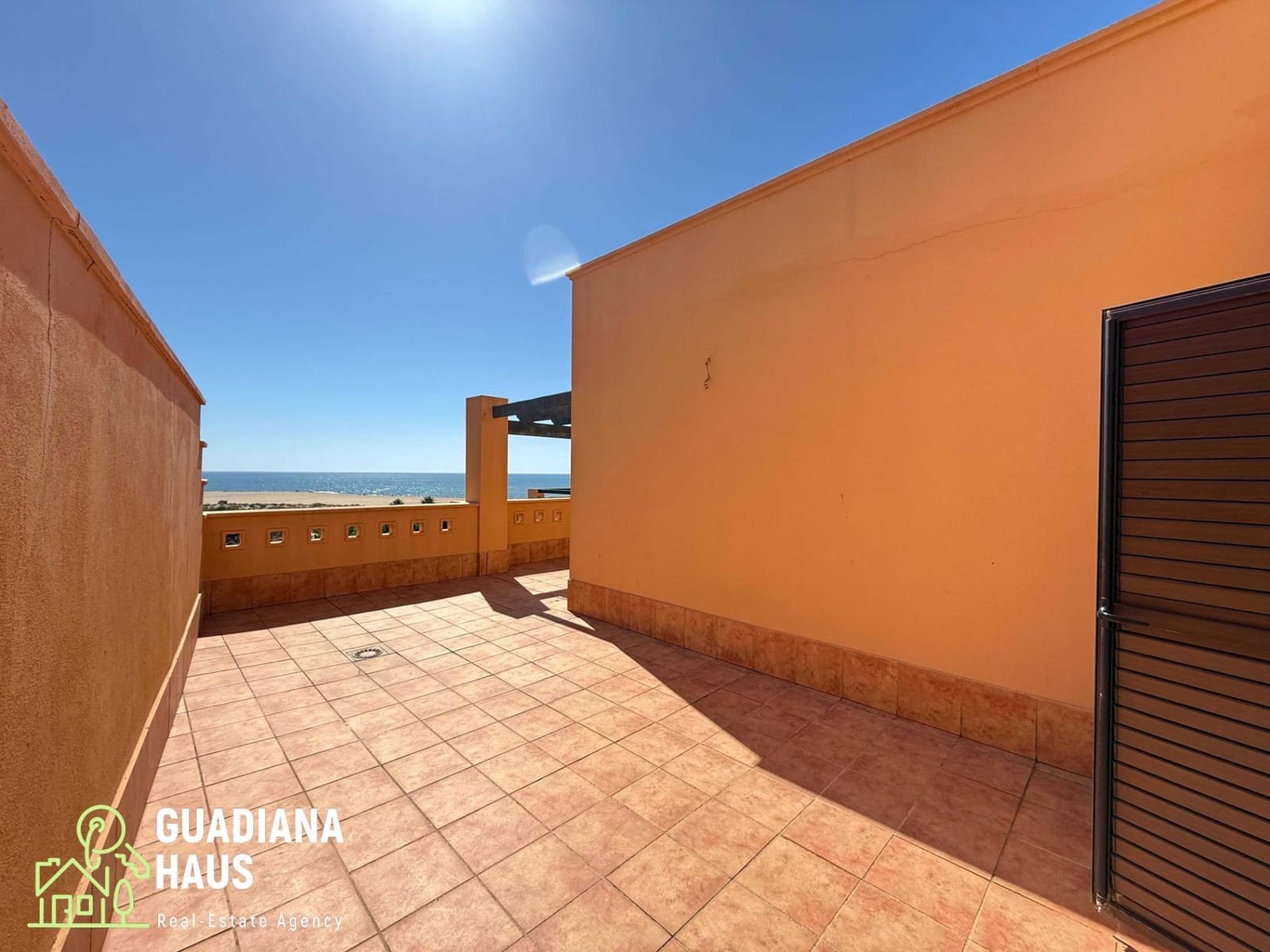 Ático de 3 habitaciones en Isla Canela en venta con piscina garaje - 690.000 € (Ref: 10147181)