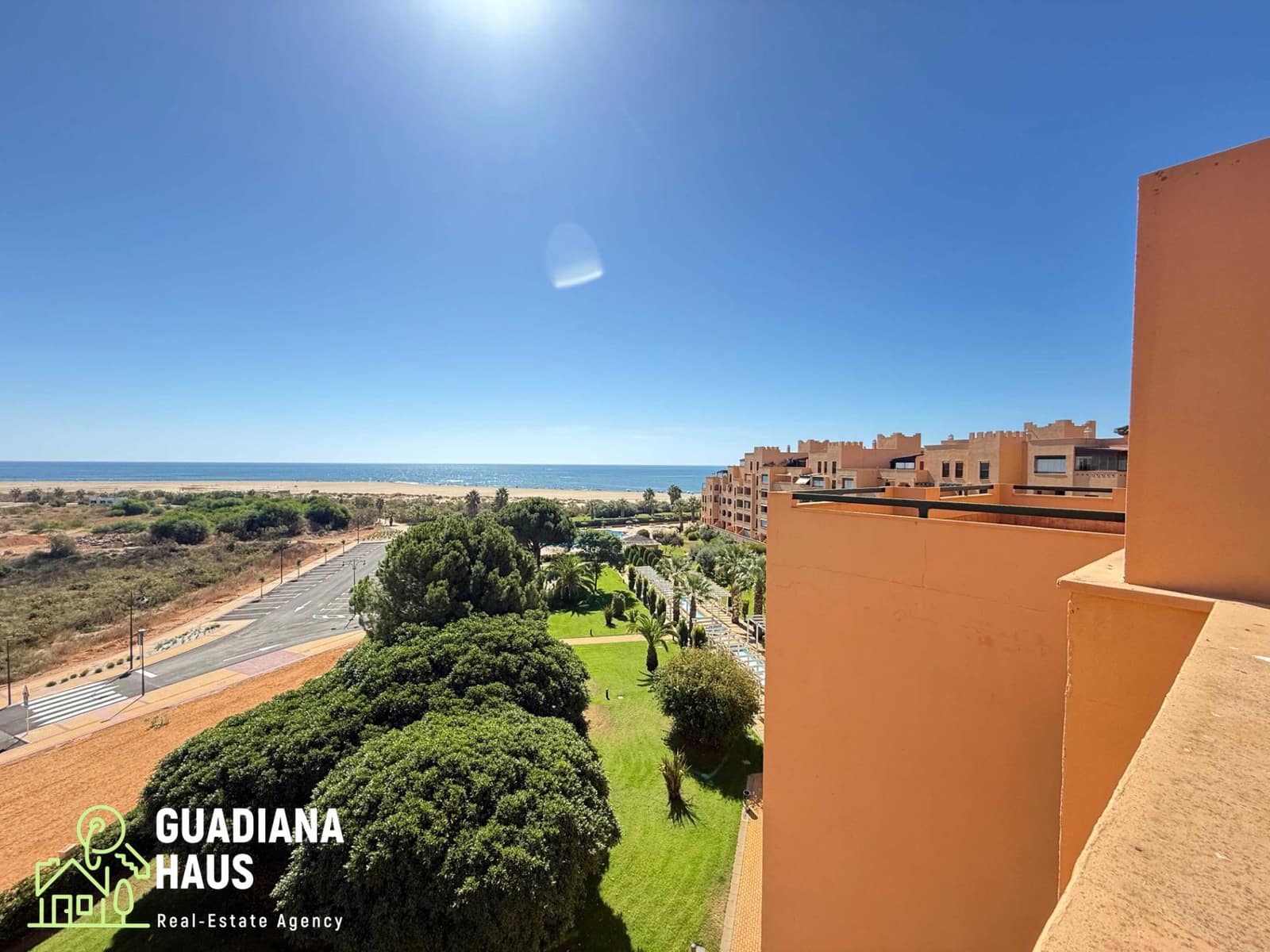 Ático de 3 habitaciones en Isla Canela en venta con piscina garaje - 690.000 € (Ref: 10147181)