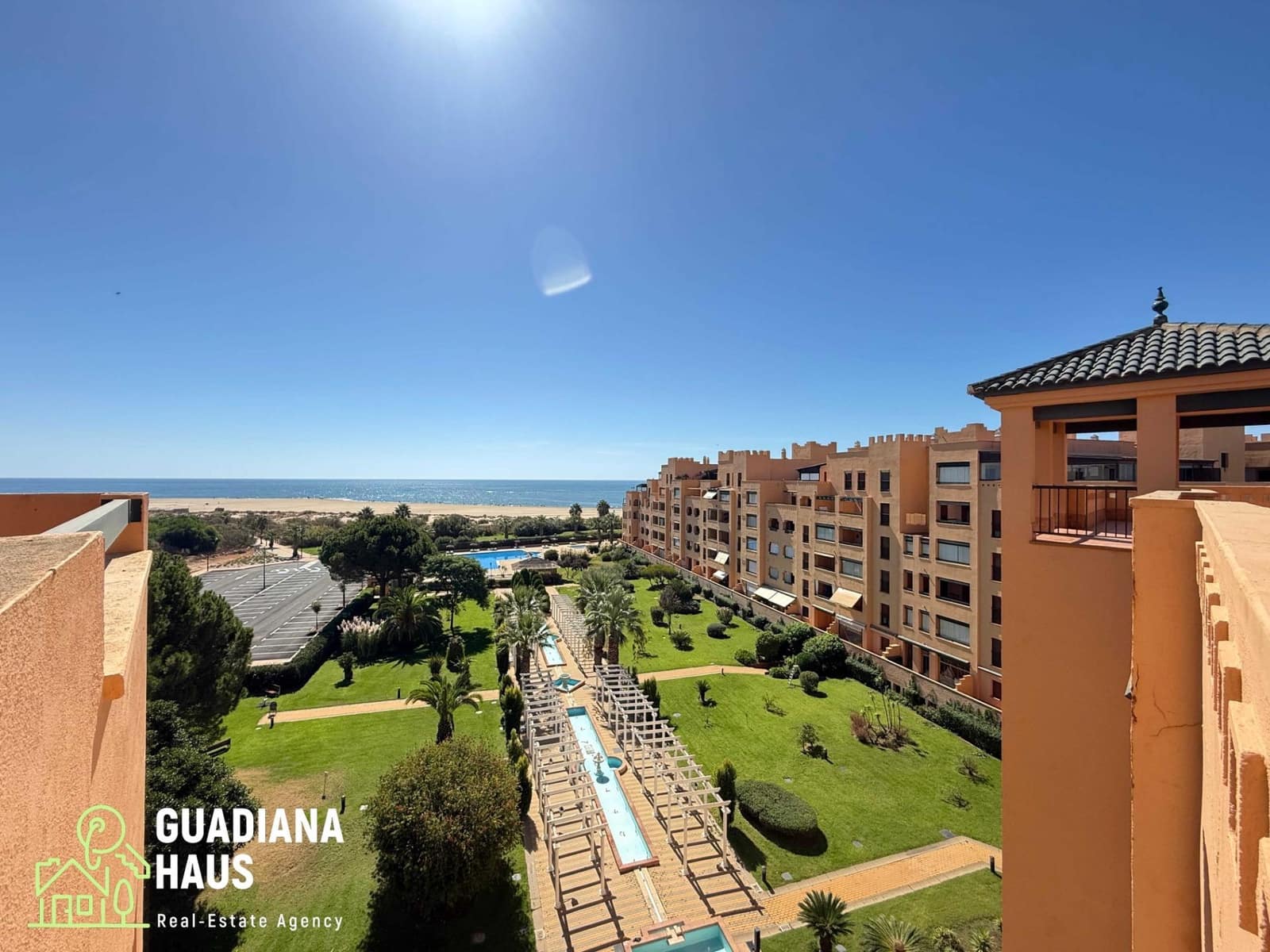 Ático de 3 habitaciones en Isla Canela en venta con piscina garaje - 690.000 € (Ref: 10147181)