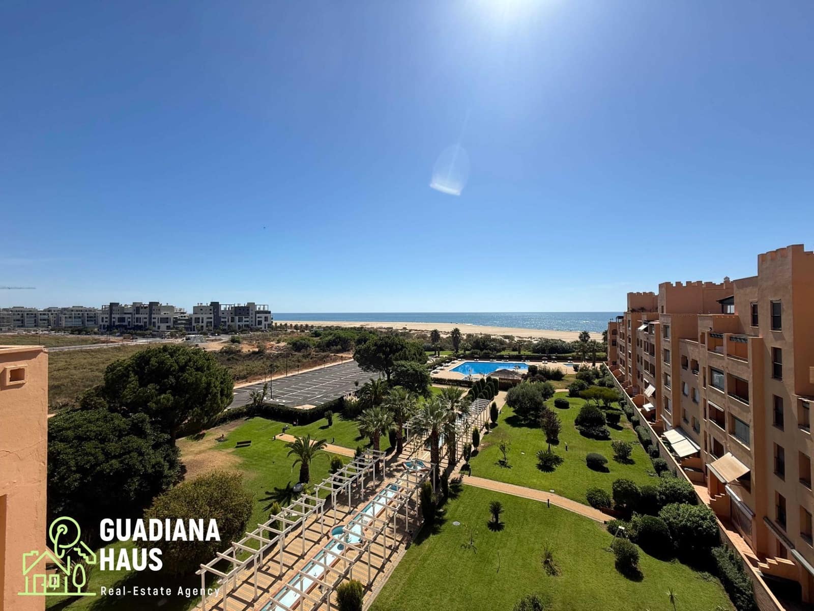 Ático de 3 habitaciones en Isla Canela en venta con piscina garaje - 690.000 € (Ref: 10147181)