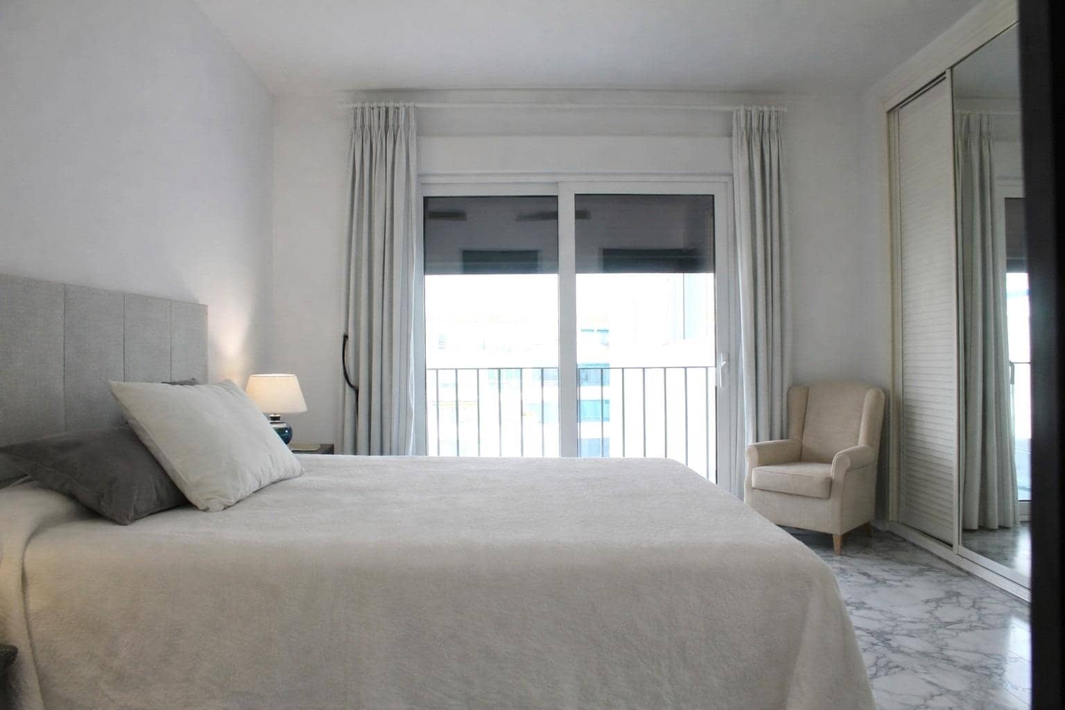 Ático de 3 habitaciones en Marbella en venta con piscina garaje - 1.095.000 € (Ref: 9991515)