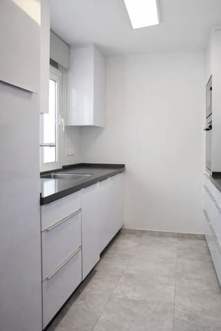 3 quarto Penthouse para venda em Marbella com piscina garagem - 1 095 000 € (Ref: 9991515)