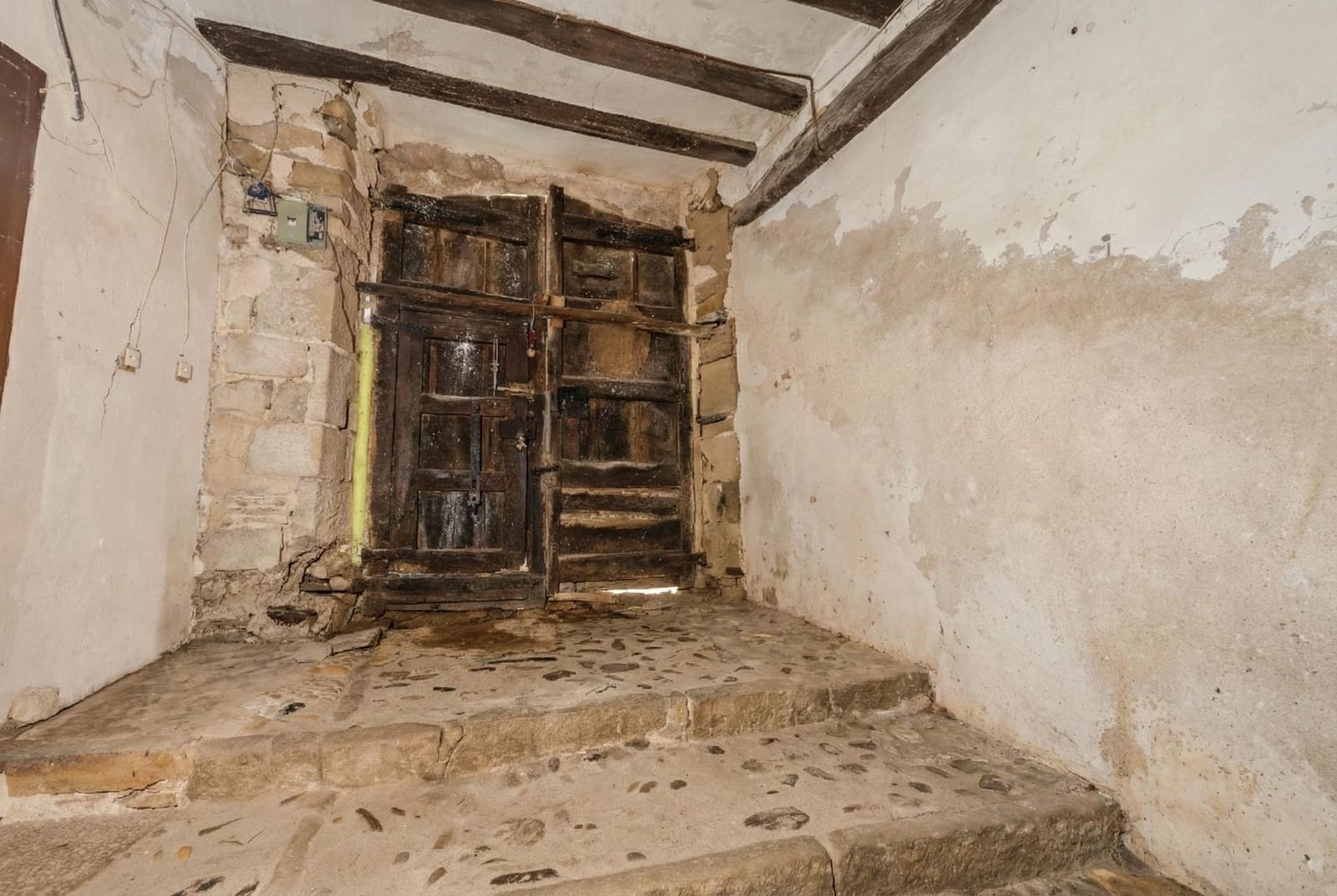 5 bedroom Finca/Country House for sale in Fores with garage - € 298,000 (Ref: 9991516)
