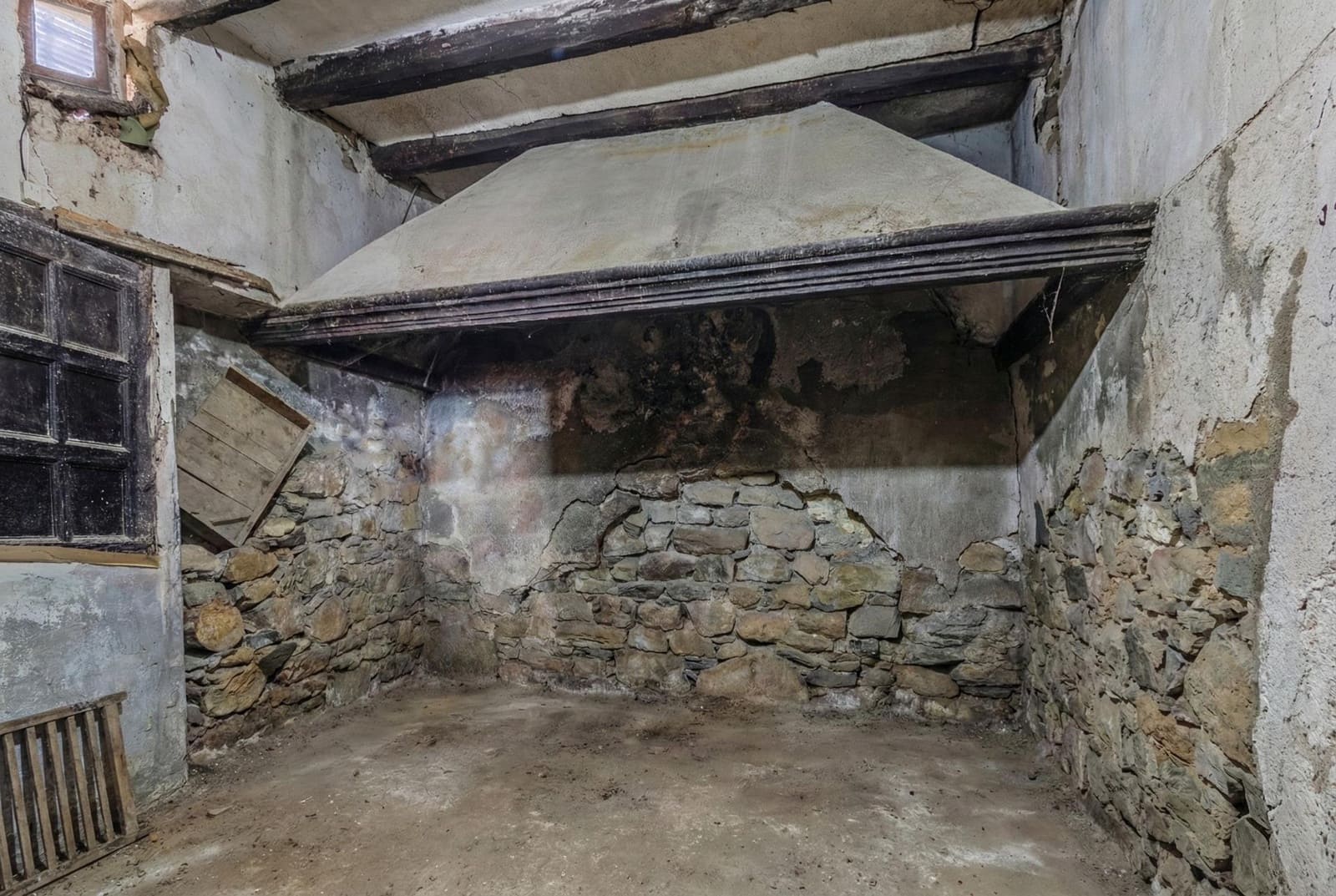 5 bedroom Finca/Country House for sale in Fores with garage - € 298,000 (Ref: 9991516)