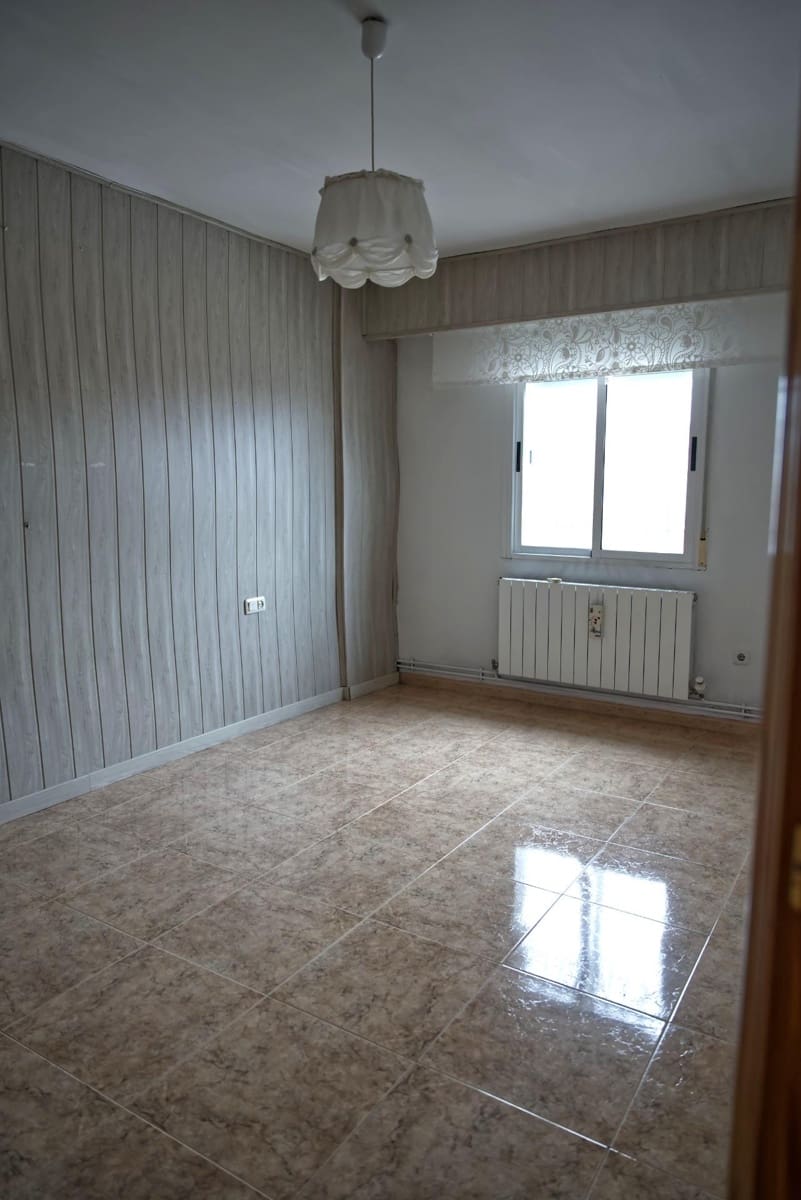 3 bedroom Townhouse for sale in Abenojar - € 99,000 (Ref: 9991517)