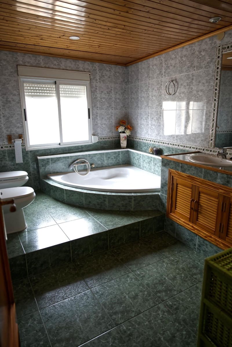 3 bedroom Townhouse for sale in Abenojar - € 99,000 (Ref: 9991517)