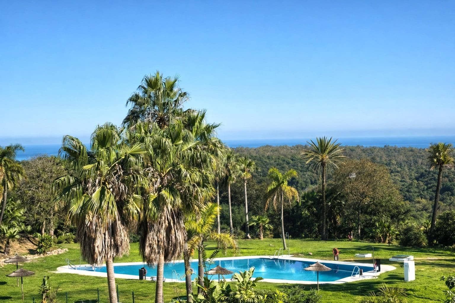 3 slaapkamer Flat te koop in San Roque met zwembad garage - € 474.000 (Ref: 9991520)