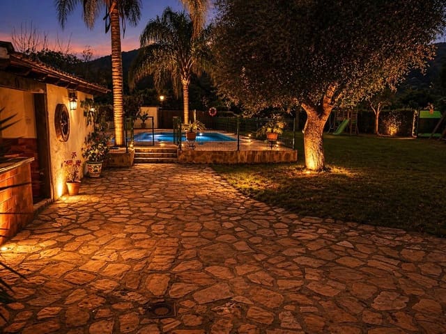 Finca/Casa Rural de 5 habitaciones en Jimena de la Frontera en venta con piscina garaje - 890.000 € (Ref: 9991522)