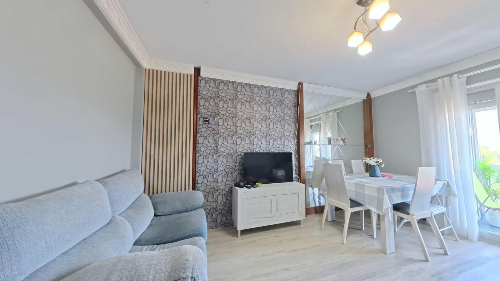 3 bedroom Flat for sale in Madrid city - € 280,000 (Ref: 9991527)