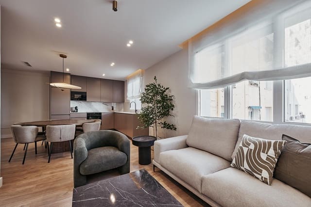 4 sovrum Lägenhet till salu i Niño Jesús, Madrid stad - 1 379 000 € (Ref: 9953397)