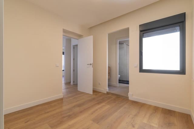 2 soverom Leilighet til salgs i Fuente del Berro, Madrid by med garasje - € 605 000 (Ref: 9977833)