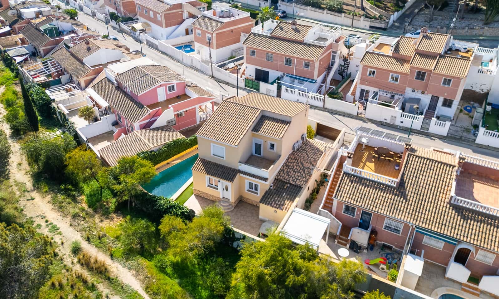 4 bedroom Villa for sale in Pinar de Campoverde with pool - € 359,000 (Ref: 10059543)