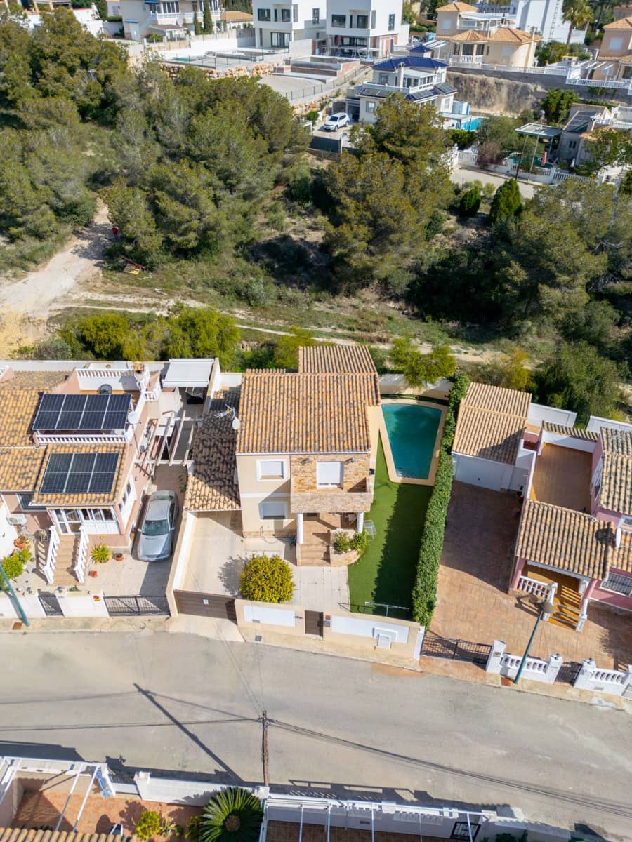 4 bedroom Villa for sale in Pinar de Campoverde with pool - € 359,000 (Ref: 10059543)