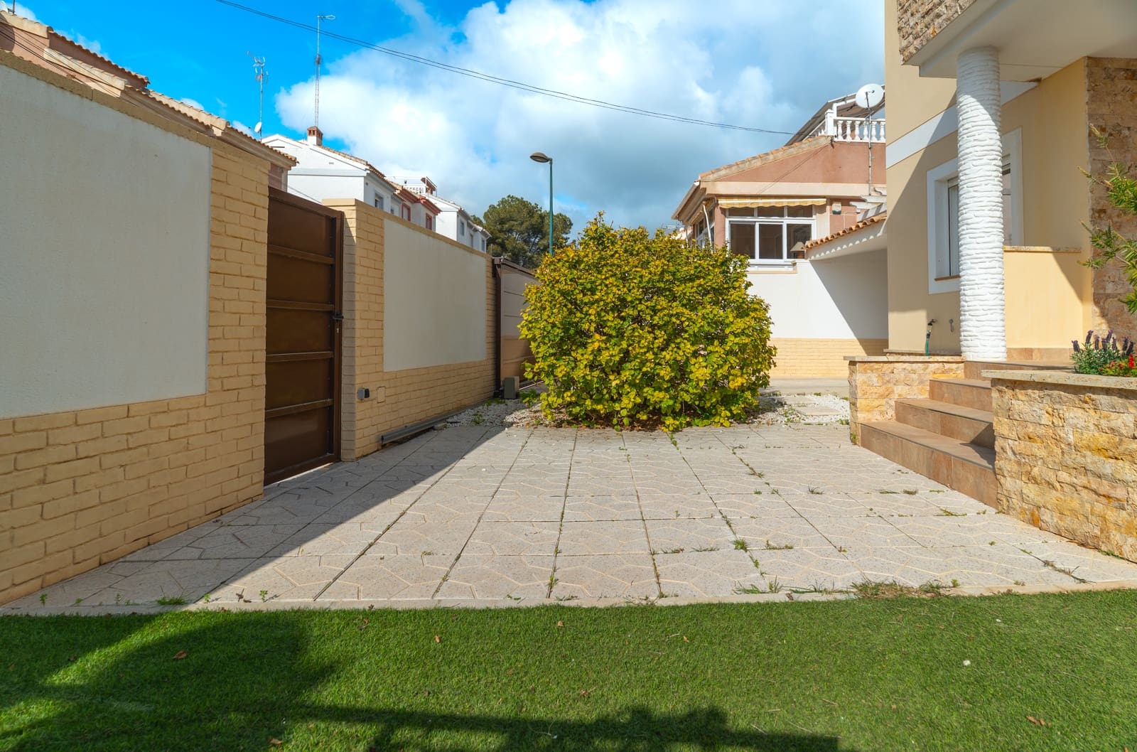 4 bedroom Villa for sale in Pinar de Campoverde with pool - € 359,000 (Ref: 10059543)