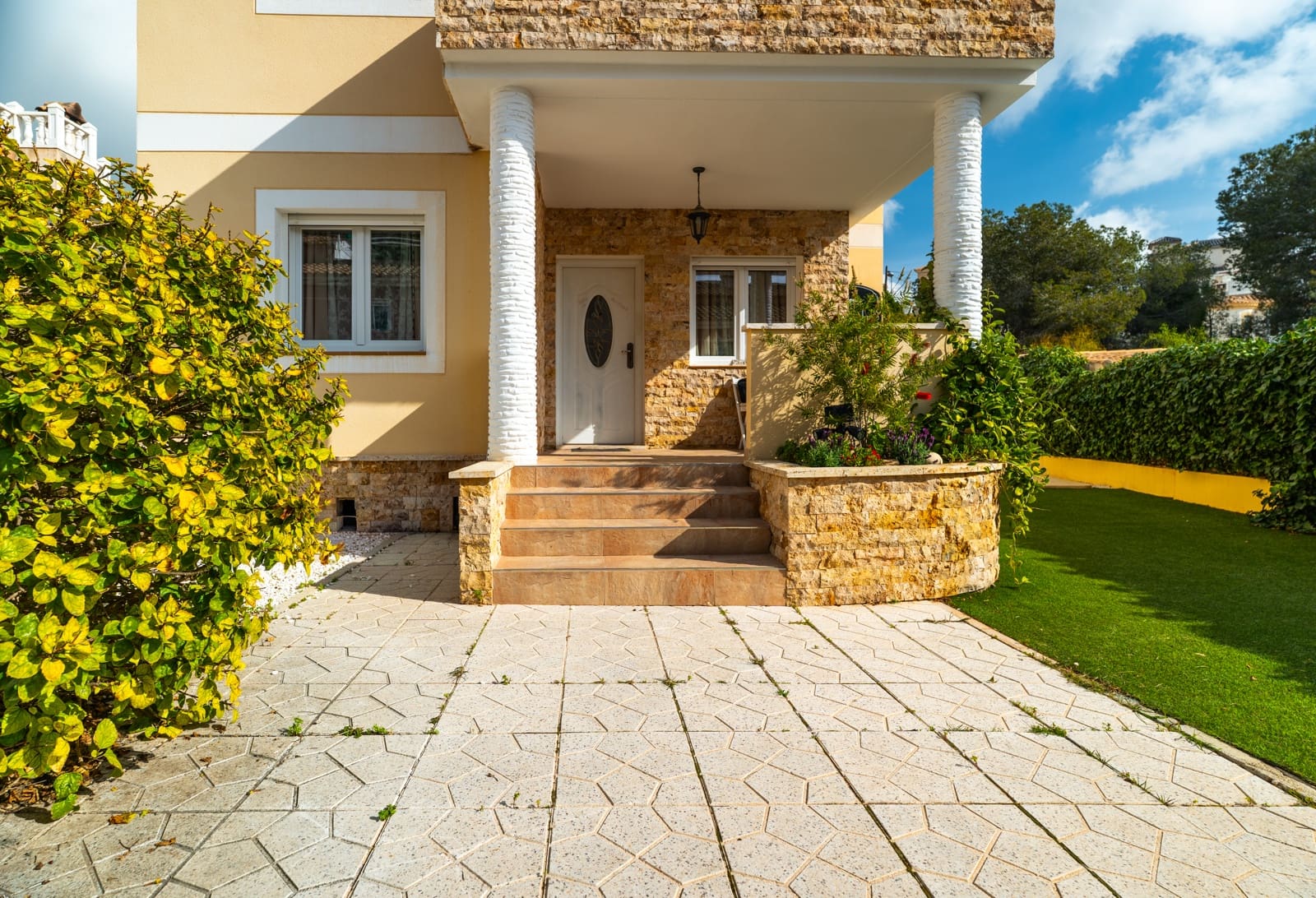 4 bedroom Villa for sale in Pinar de Campoverde with pool - € 359,000 (Ref: 10059543)
