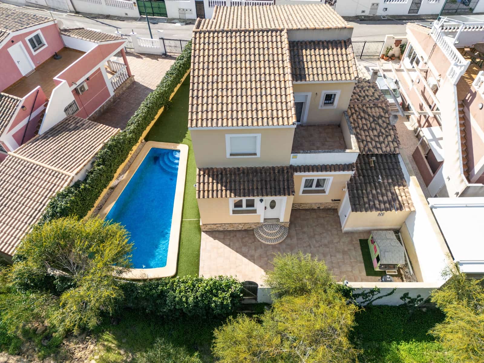 4 bedroom Villa for sale in Pinar de Campoverde with pool - € 359,000 (Ref: 10059543)