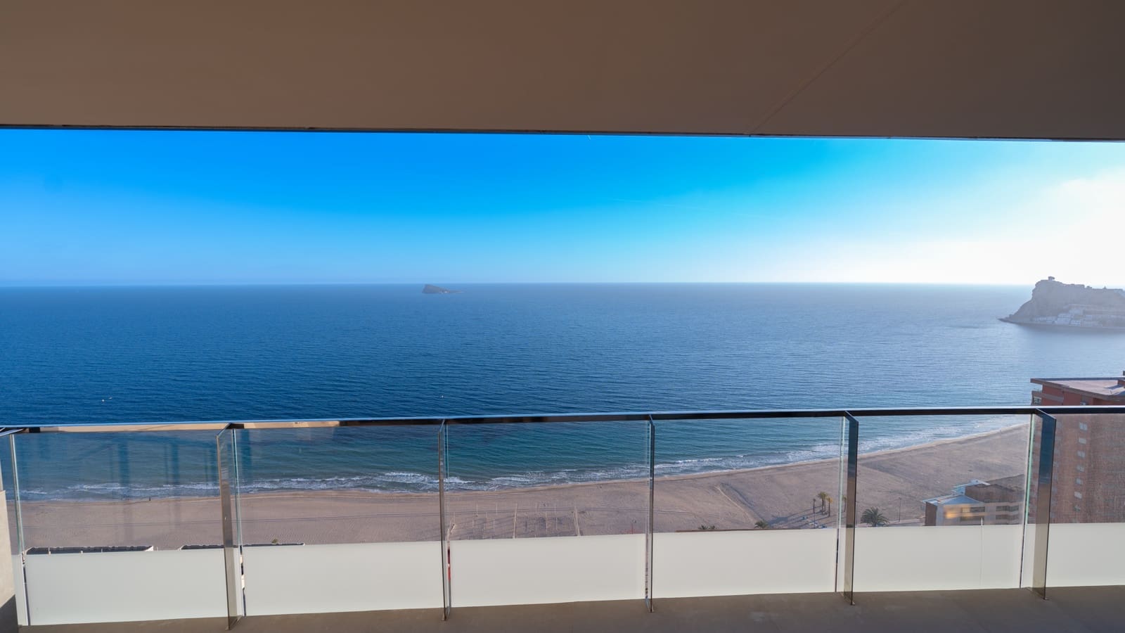 Apartamento de 2 habitaciones en Benidorm en venta con piscina - 795.000 € (Ref: 10059545)