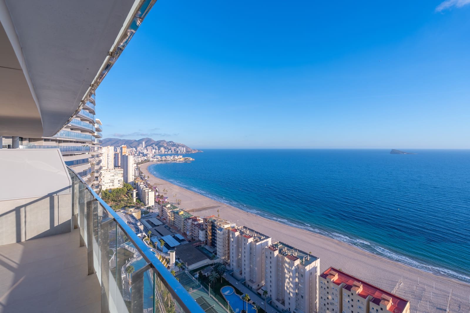 Apartamento de 2 habitaciones en Benidorm en venta con piscina - 795.000 € (Ref: 10059545)