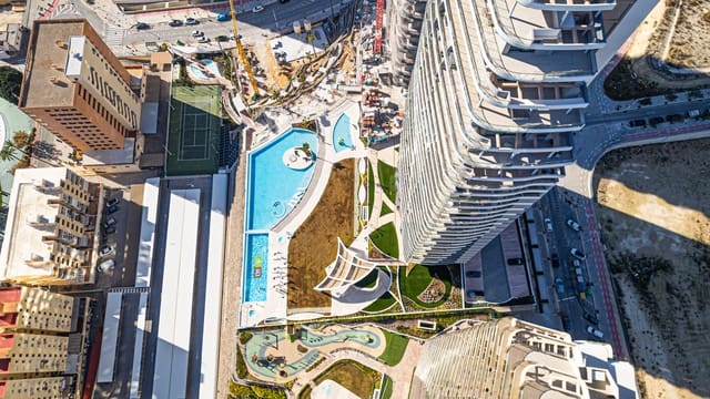 2 quarto Apartamento para venda em Benidorm com piscina - 795 000 € (Ref: 10059545)