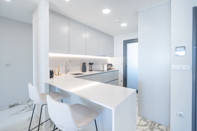 2 quarto Apartamento para venda em Benidorm com piscina - 795 000 € (Ref: 10059545)