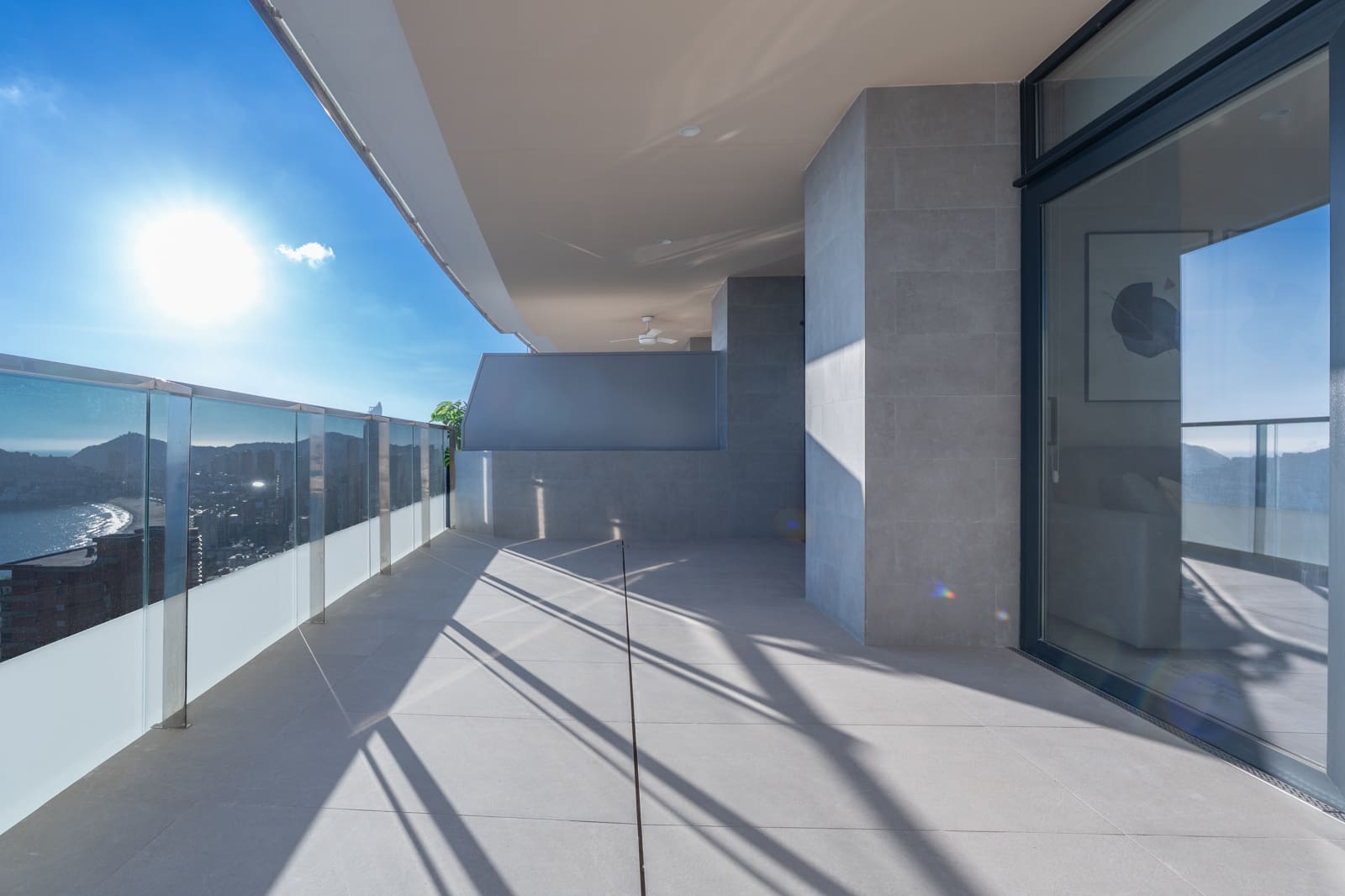 Apartamento de 2 habitaciones en Benidorm en venta con piscina - 795.000 € (Ref: 10059545)