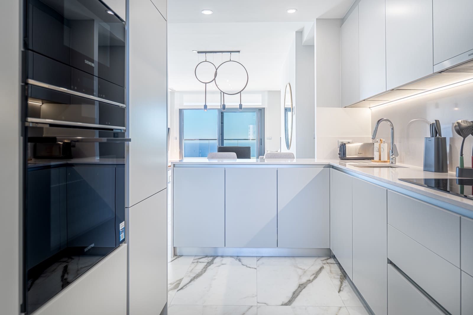 Apartamento de 2 habitaciones en Benidorm en venta con piscina - 795.000 € (Ref: 10059545)