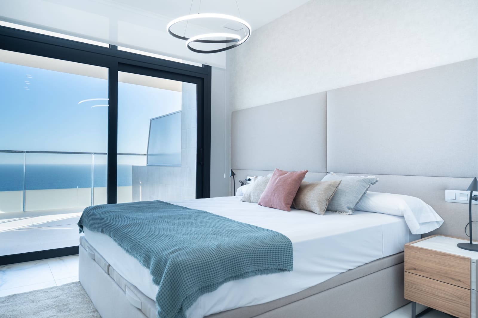 Apartamento de 2 habitaciones en Benidorm en venta con piscina - 795.000 € (Ref: 10059545)