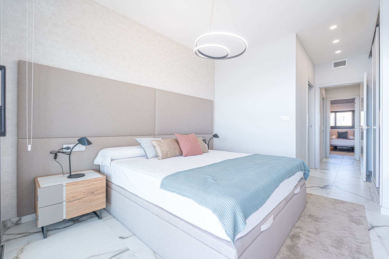 Apartamento de 2 habitaciones en Benidorm en venta con piscina - 795.000 € (Ref: 10059545)