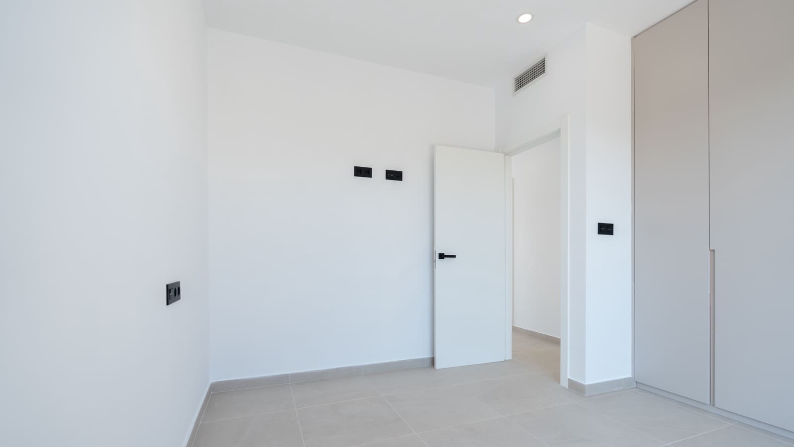 4 bedroom Villa for sale in Torrevieja with pool - € 895,000 (Ref: 10059546)