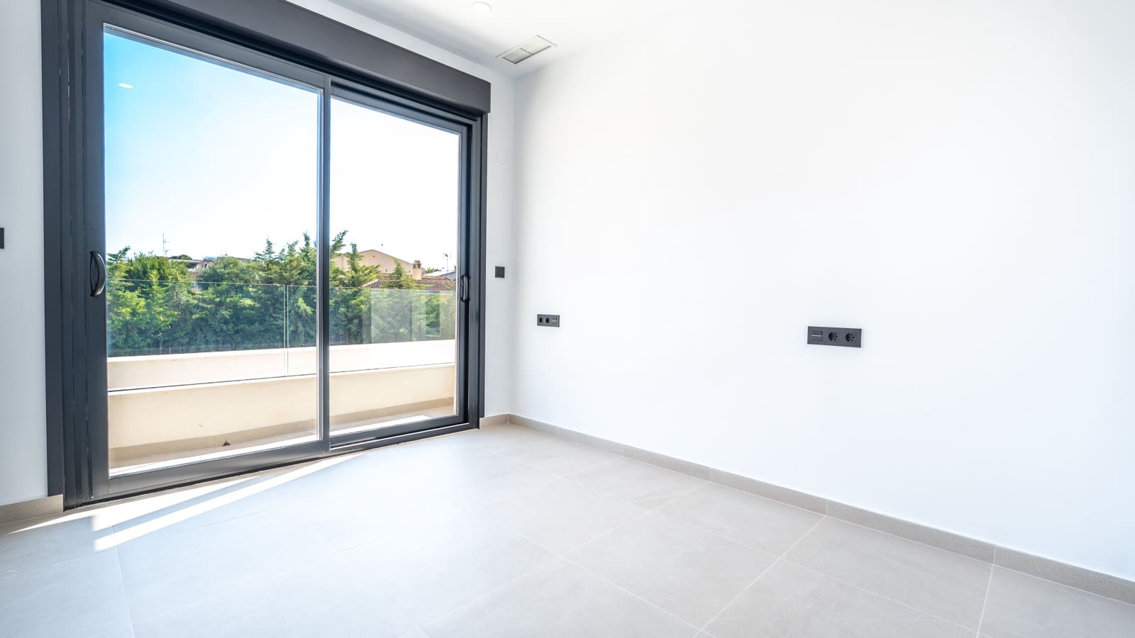 4 bedroom Villa for sale in Torrevieja with pool - € 895,000 (Ref: 10059546)