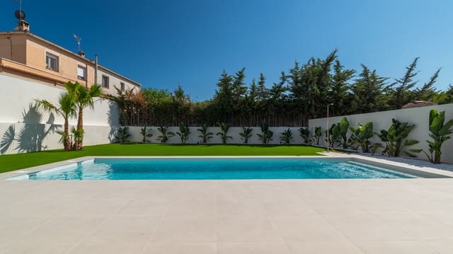 4 bedroom Villa for sale in Los Balcones - Los Altos, Torrevieja with pool - € 895,000 (Ref: 10059546)