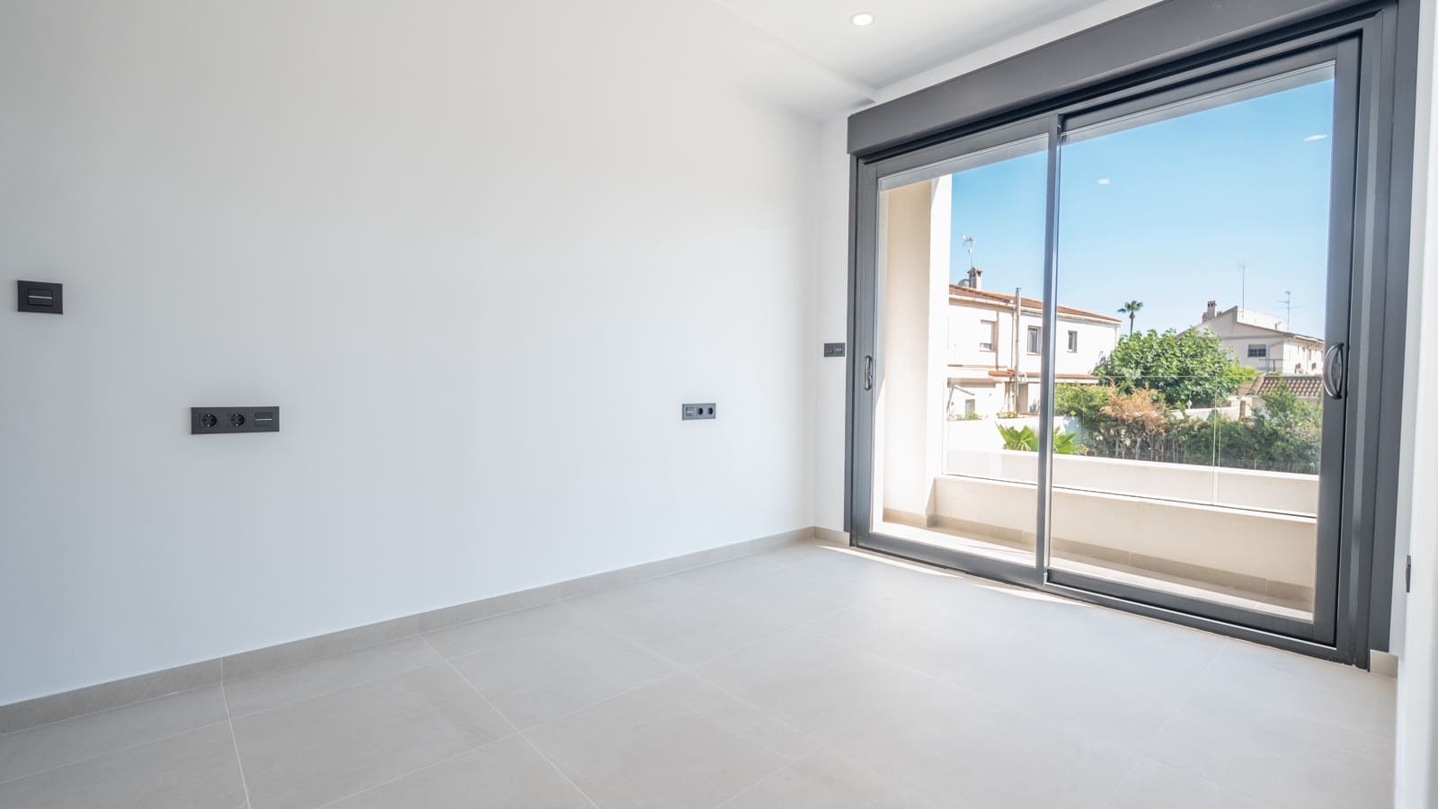 4 bedroom Villa for sale in Torrevieja with pool - € 895,000 (Ref: 10059546)