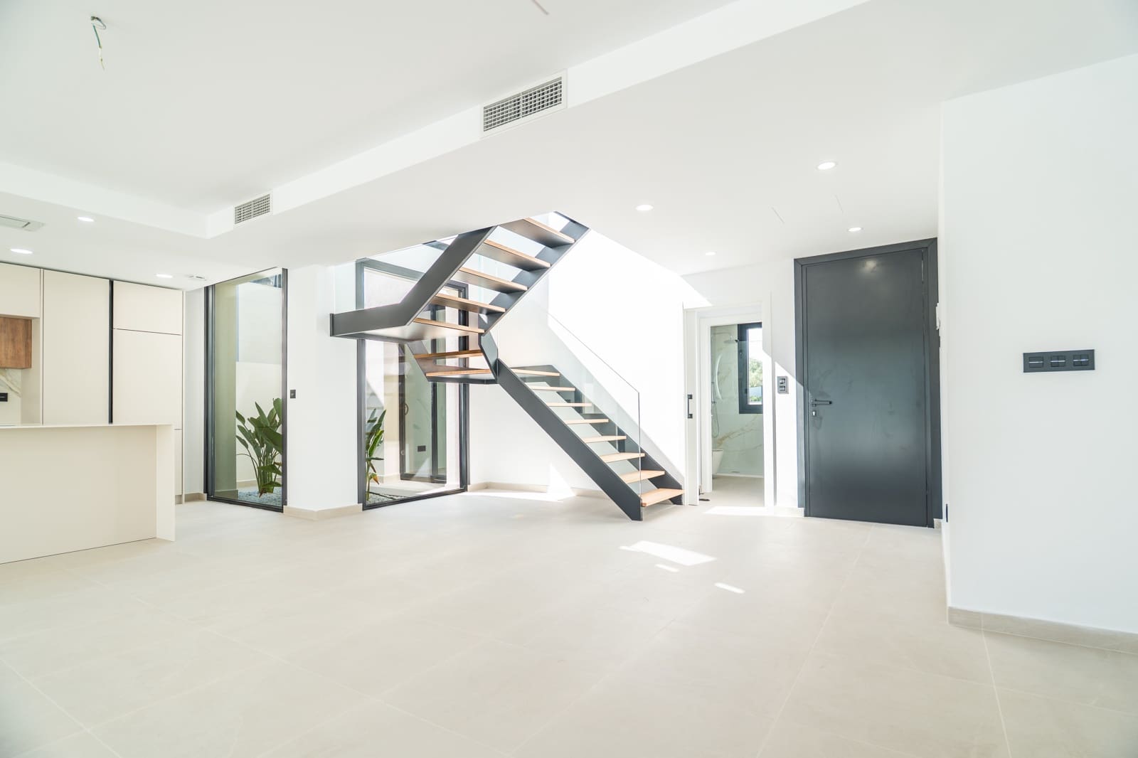4 bedroom Villa for sale in Torrevieja with pool - € 895,000 (Ref: 10059546)