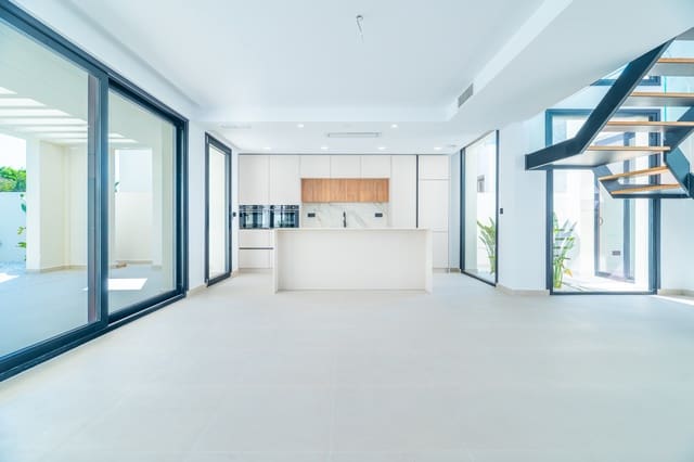 4 bedroom Villa for sale in Los Balcones - Los Altos, Torrevieja with pool - € 895,000 (Ref: 10059546)