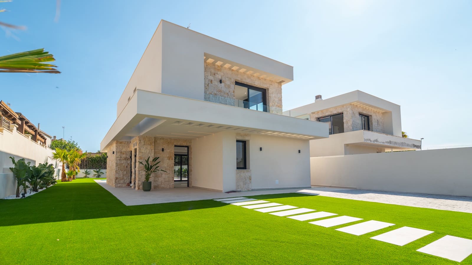 4 bedroom Villa for sale in Torrevieja with pool - € 895,000 (Ref: 10059546)