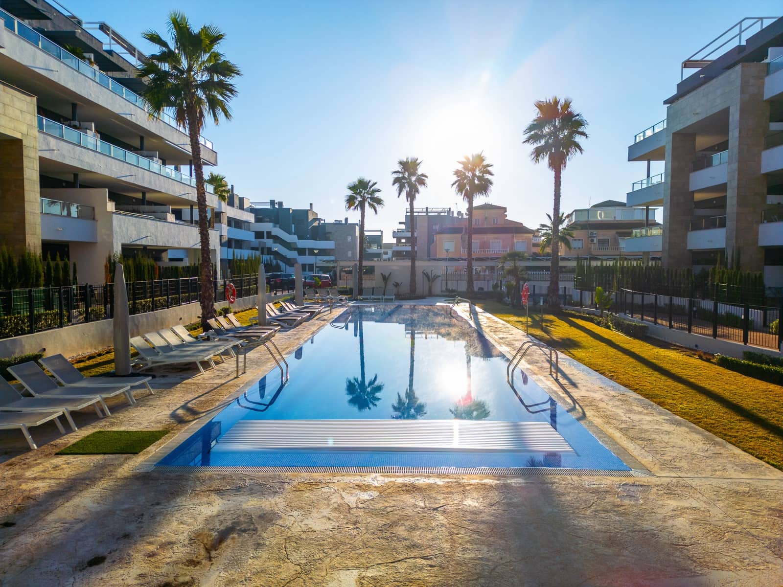 3 sovrum Lägenhet till salu i Playa Flamenca med pool - 515 000 € (Ref: 10059551)