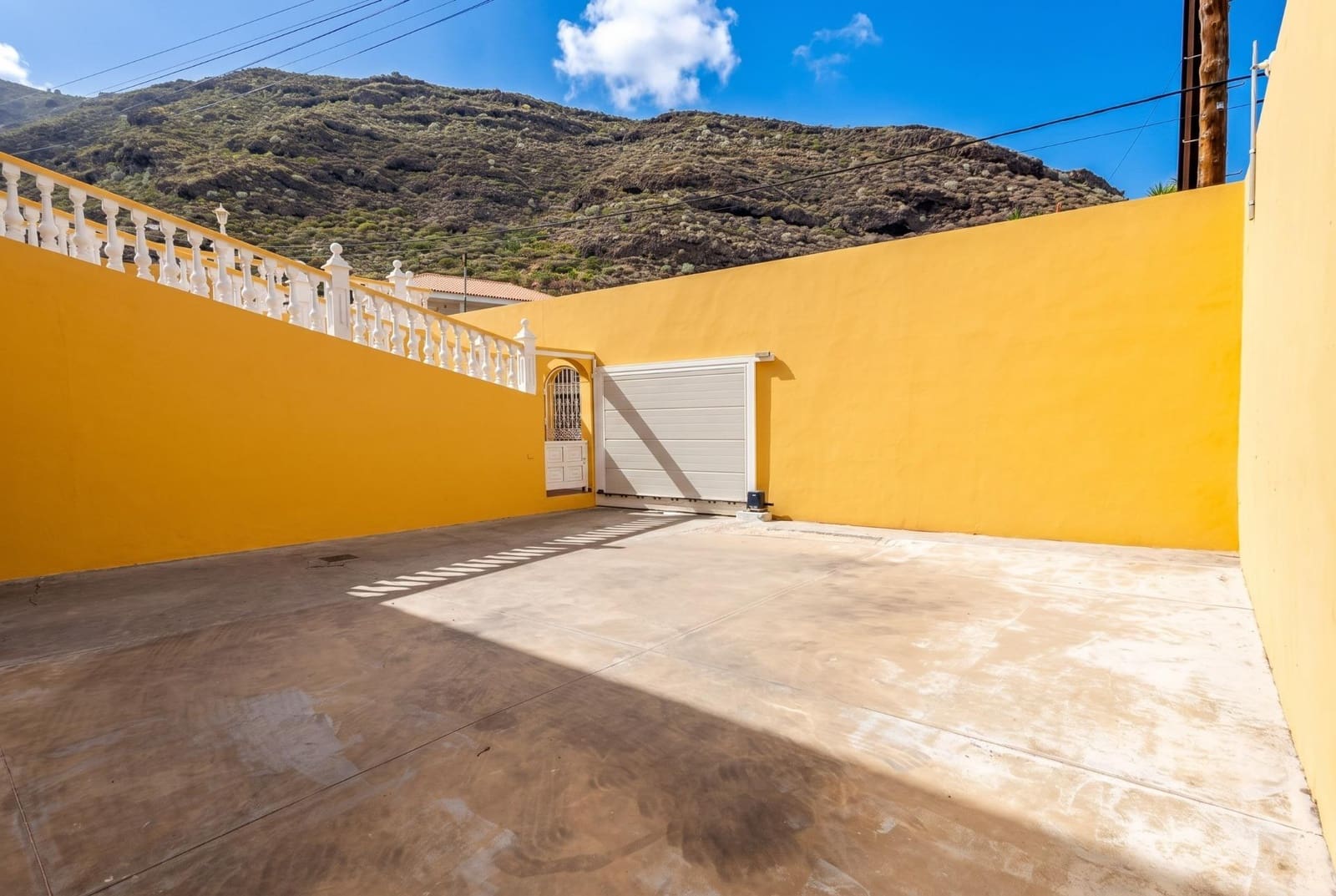 5 Zimmer Villa zu verkaufen in Araya mit Garage - 982.000 € (Ref: 10013452)