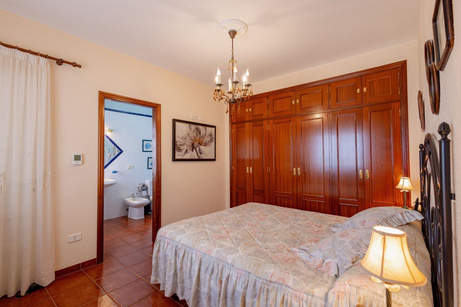 5 Zimmer Villa zu verkaufen in Araya mit Garage - 982.000 € (Ref: 10013452)