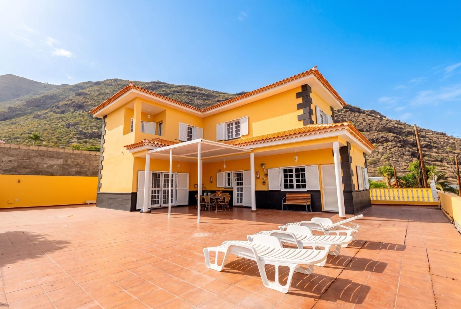 5 Zimmer Villa zu verkaufen in Araya mit Garage - 982.000 € (Ref: 10013452)