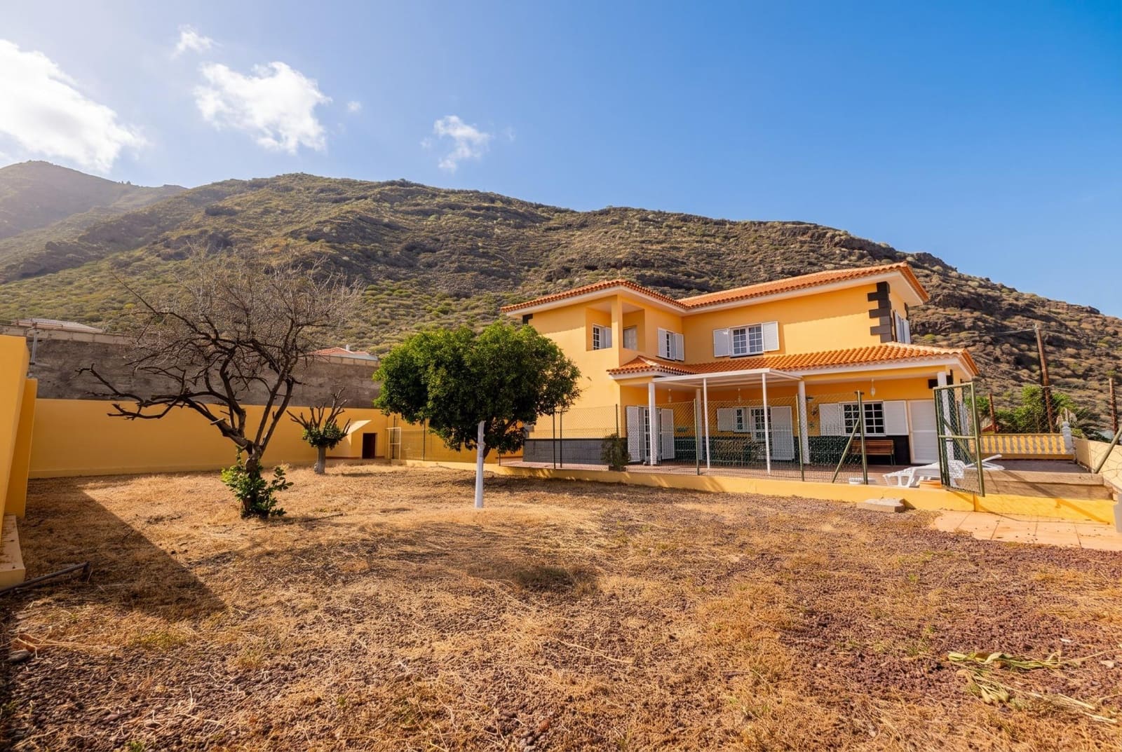 5 Zimmer Villa zu verkaufen in Araya mit Garage - 982.000 € (Ref: 10013452)