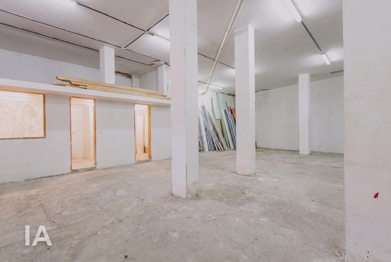 Kaupallinen myytävänä paikassa San Cristobal de La Laguna - 180 000 € (Ref: 10133429)