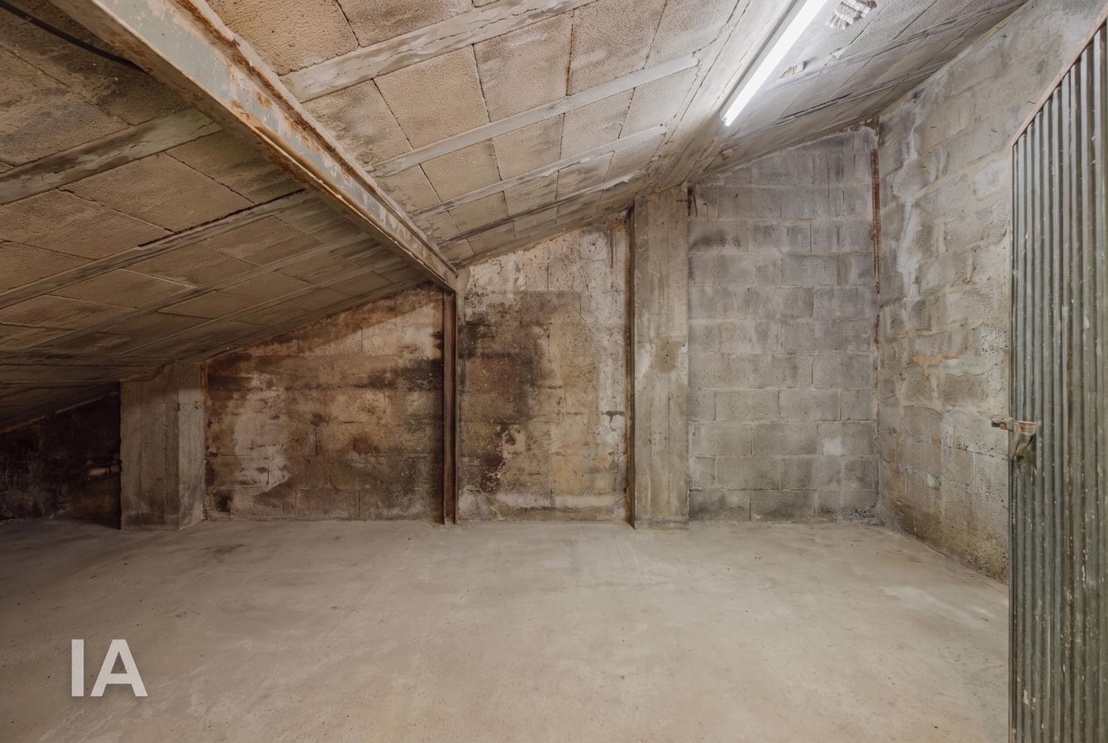 Kaupallinen myytävänä paikassa San Cristobal de La Laguna - 180 000 € (Ref: 10133429)