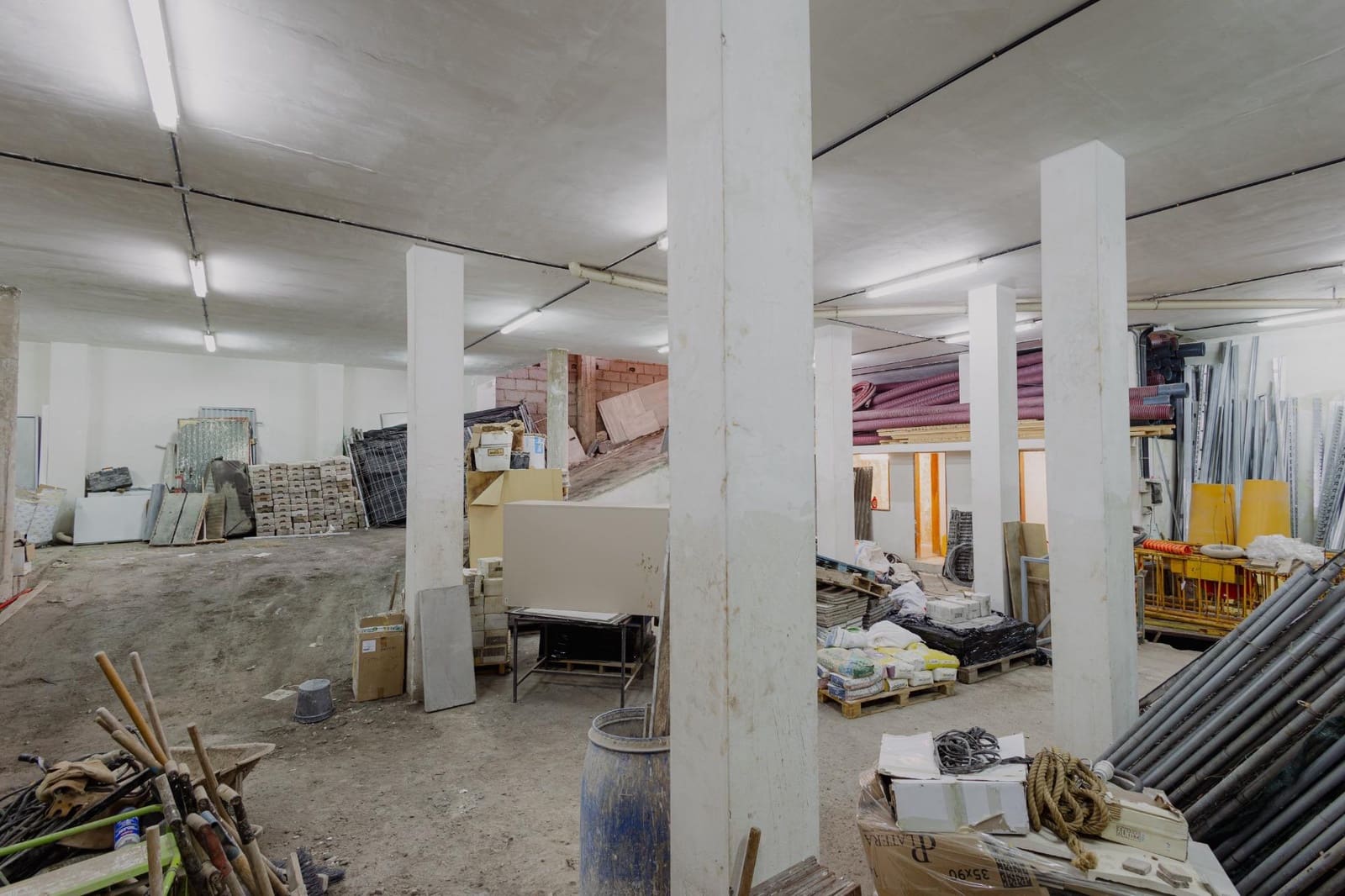 Kaupallinen myytävänä paikassa San Cristobal de La Laguna - 180 000 € (Ref: 10133429)