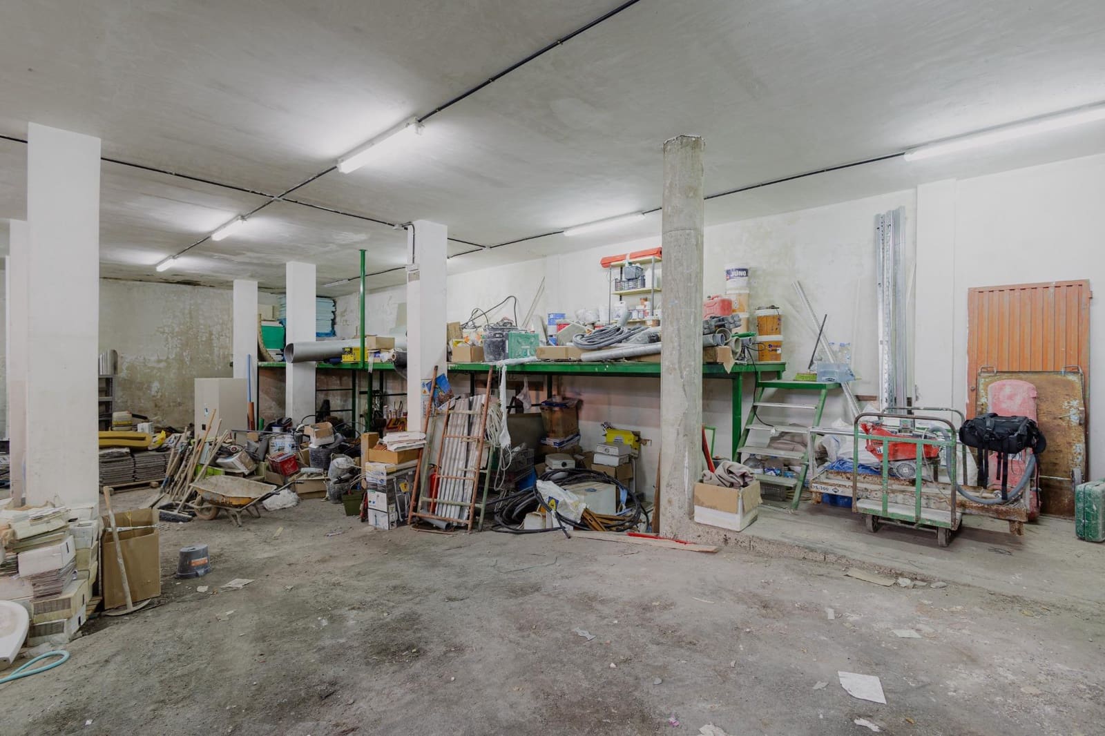 Kaupallinen myytävänä paikassa San Cristobal de La Laguna - 180 000 € (Ref: 10133429)
