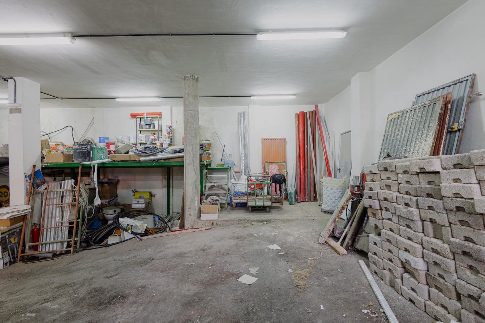 Kaupallinen myytävänä paikassa San Cristobal de La Laguna - 180 000 € (Ref: 10133429)
