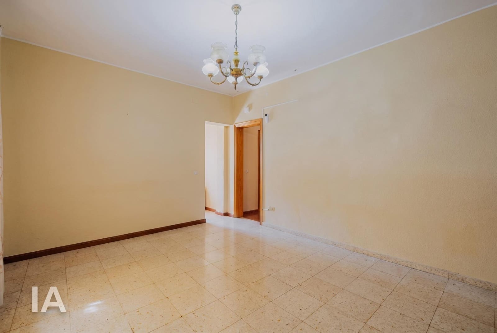 4 slaapkamer Halfvrijstaande villa te koop in Santa Cruz de Tenerife - € 239.000 (Ref: 10133430)